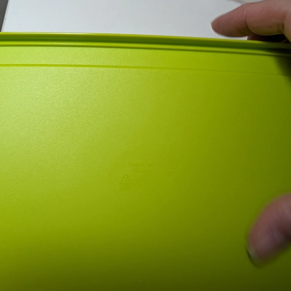 Tupperware Freezer Mates II Medium Plus 4 1/4 C Container, 7869C-2 and 7870B-3